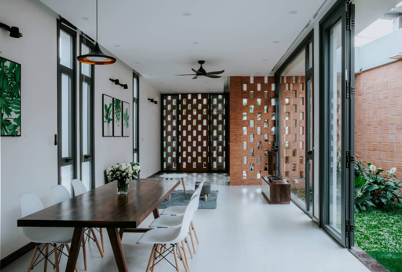Nhà cấp 4 nở hậu với khu vườn xanh - Ảnh 5