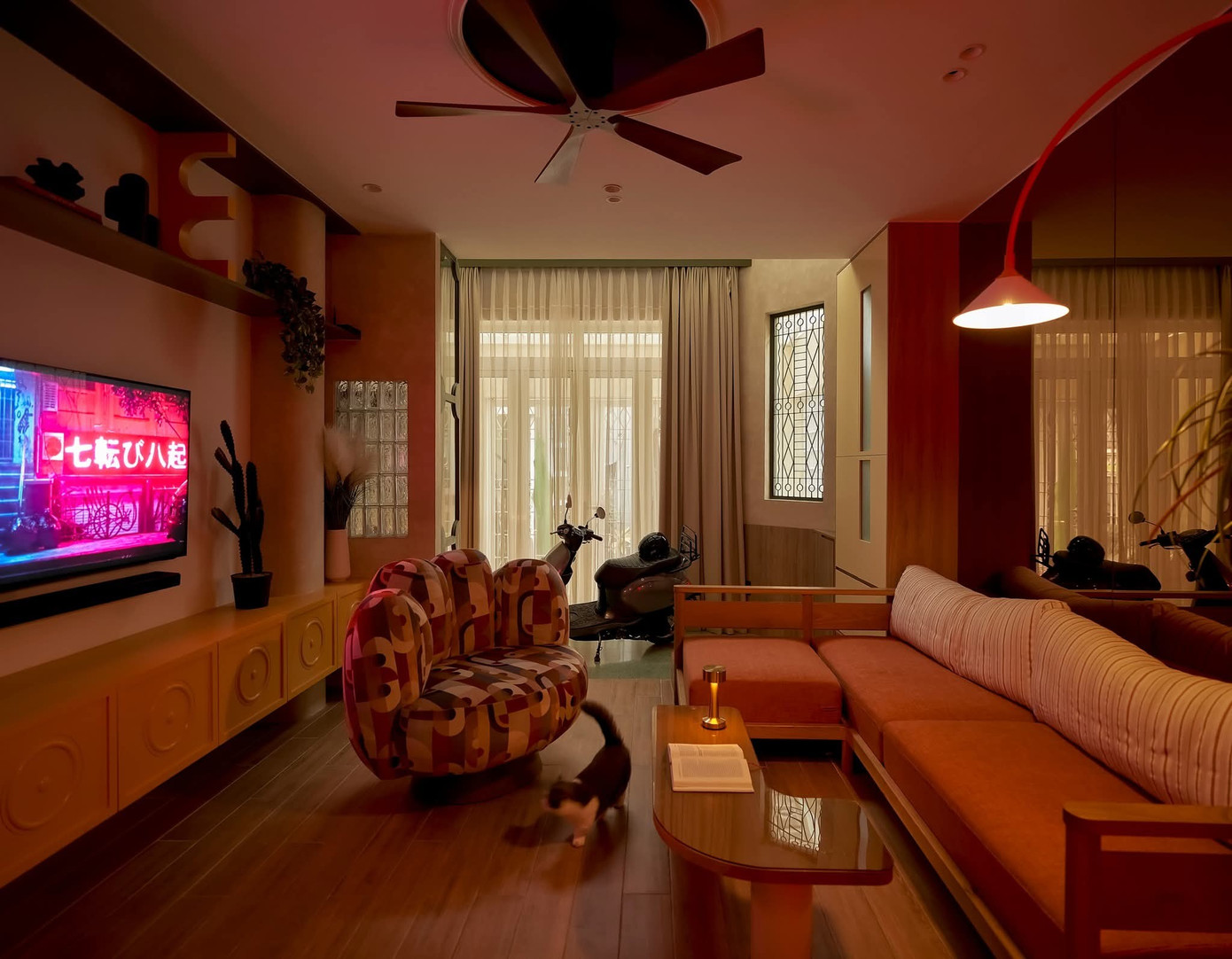 Lấy sáng cho nhà ống bằng thiết kế mặt tiền thú vị - Ảnh 3