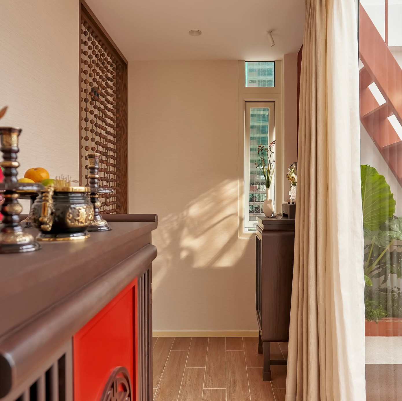 Lấy sáng cho nhà ống bằng thiết kế mặt tiền thú vị - Ảnh 14