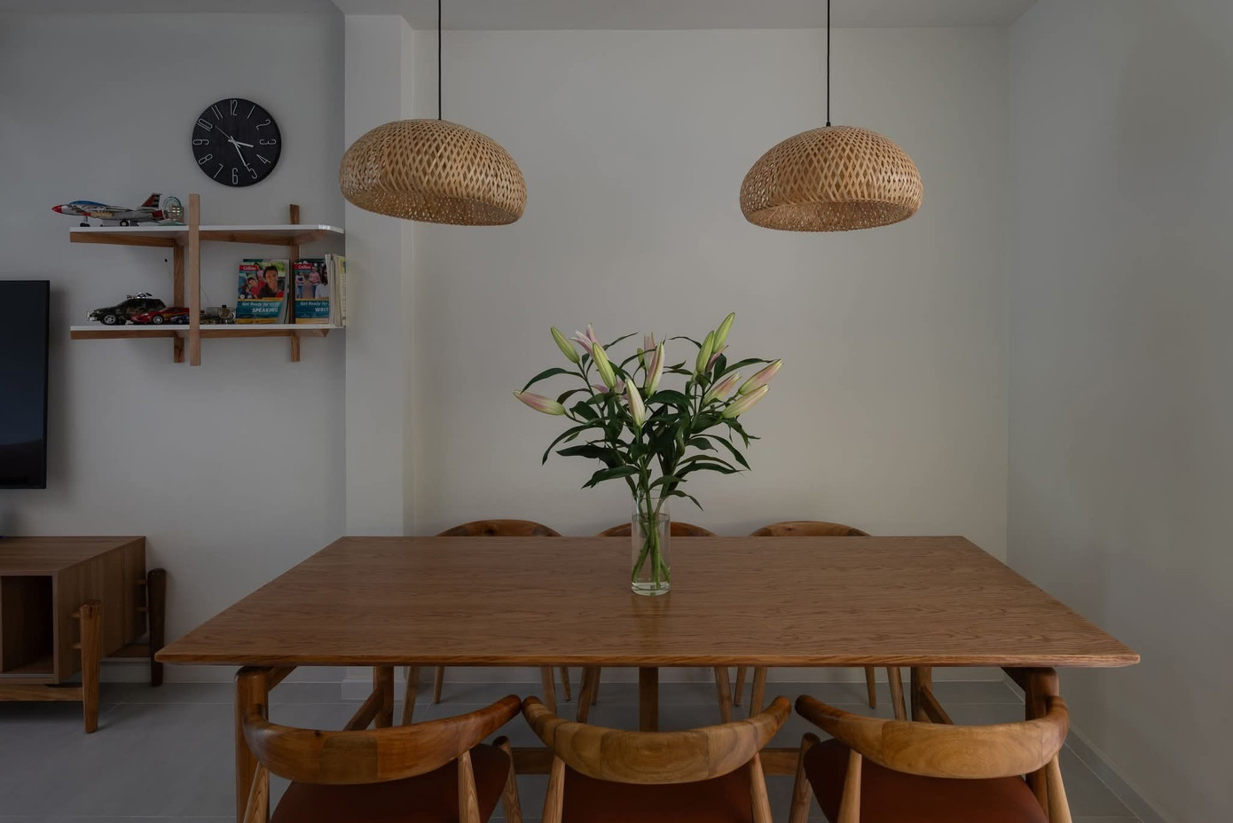 Gia chủ thư thái trong ngôi nhà màu xanh dịu mát - Ảnh 12