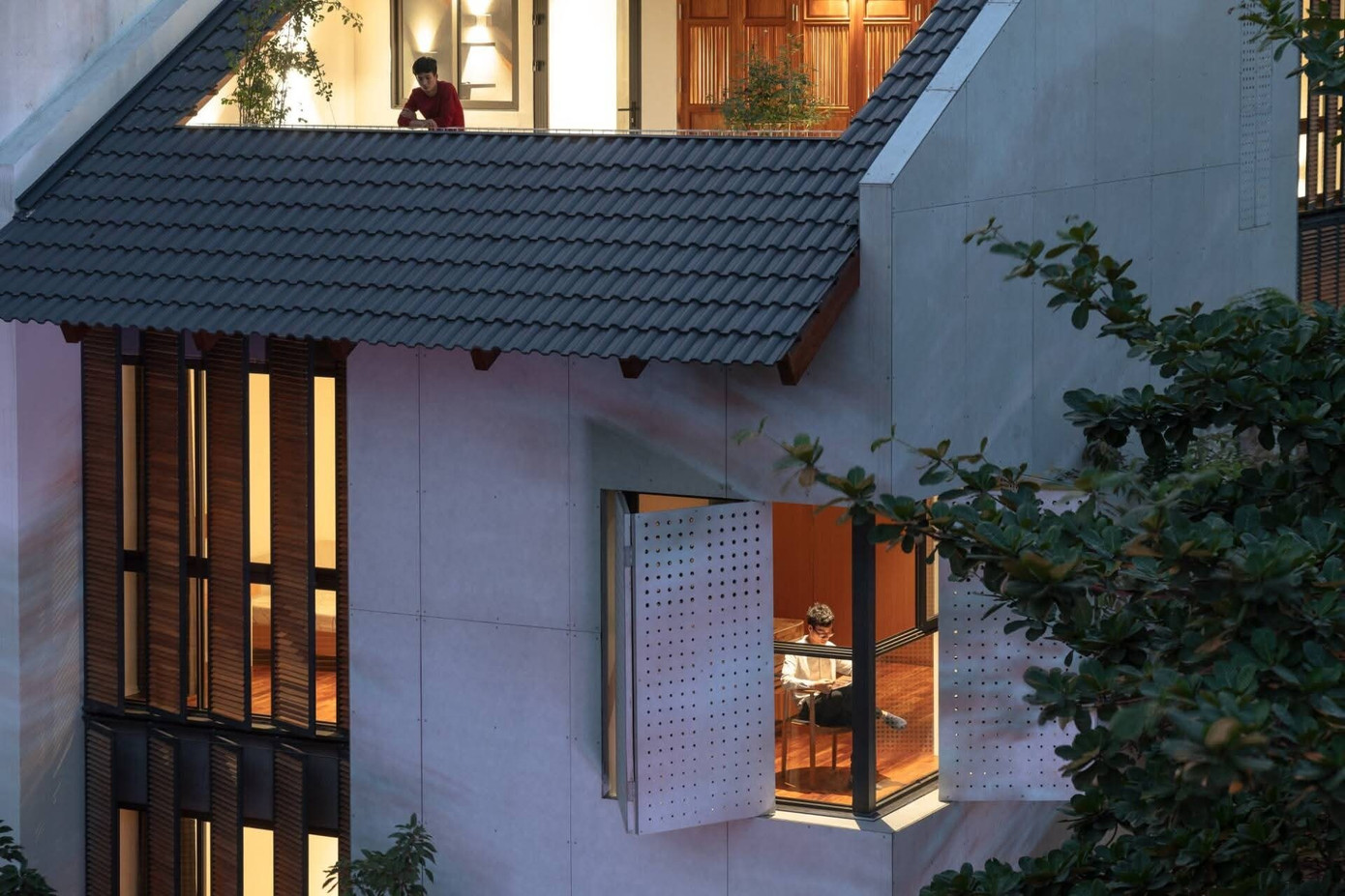 Kiến trúc hiện đại gặp gỡ truyền thống căn nhà 90m2 ở góc phố Hà Nội - Ảnh 2