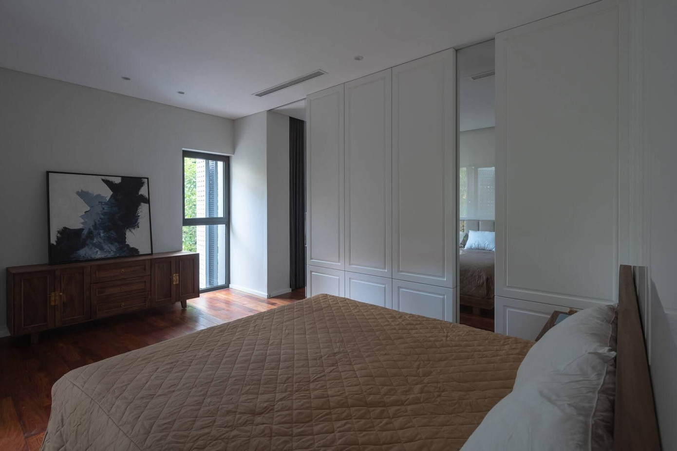 Kiến trúc hiện đại gặp gỡ truyền thống căn nhà 90m2 ở góc phố Hà Nội - Ảnh 9