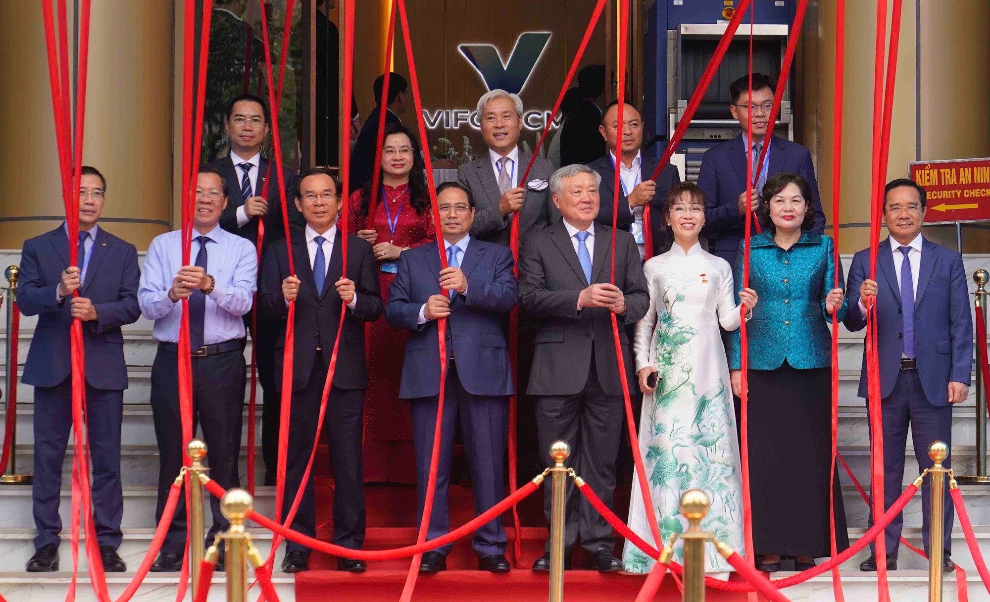 Trung tâm Tài chính Quốc tế Việt Nam tại TP.HCM ra mắt: Nền tảng niềm tin đón dòng vốn toàn cầu - Ảnh 2