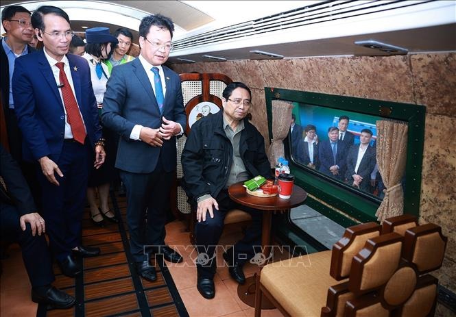 Thủ tướng: Quy hoạch phát triển ngành đường sắt với tầm nhìn trên 100 năm - Ảnh 4