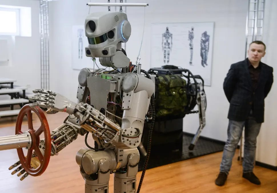Nếu robot Trung Quốc được gọi bằng chữ "kinh ngạc", Mỹ là "ấn tượng" thì của Nga sẽ gọi bằng từ đặc biệt này - Ảnh 2