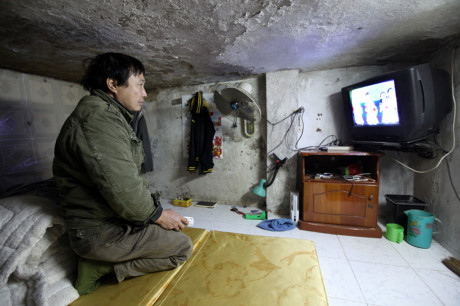 Chuyên gia: Giãn 860.000 dân không chỉ là chuyển chỗ ở đến những tòa cao tầng vô cảm, người dân sẽ tự nguyện di dời khi có những KĐT đáng sống, ổn định công ăn việc làm - Ảnh 2