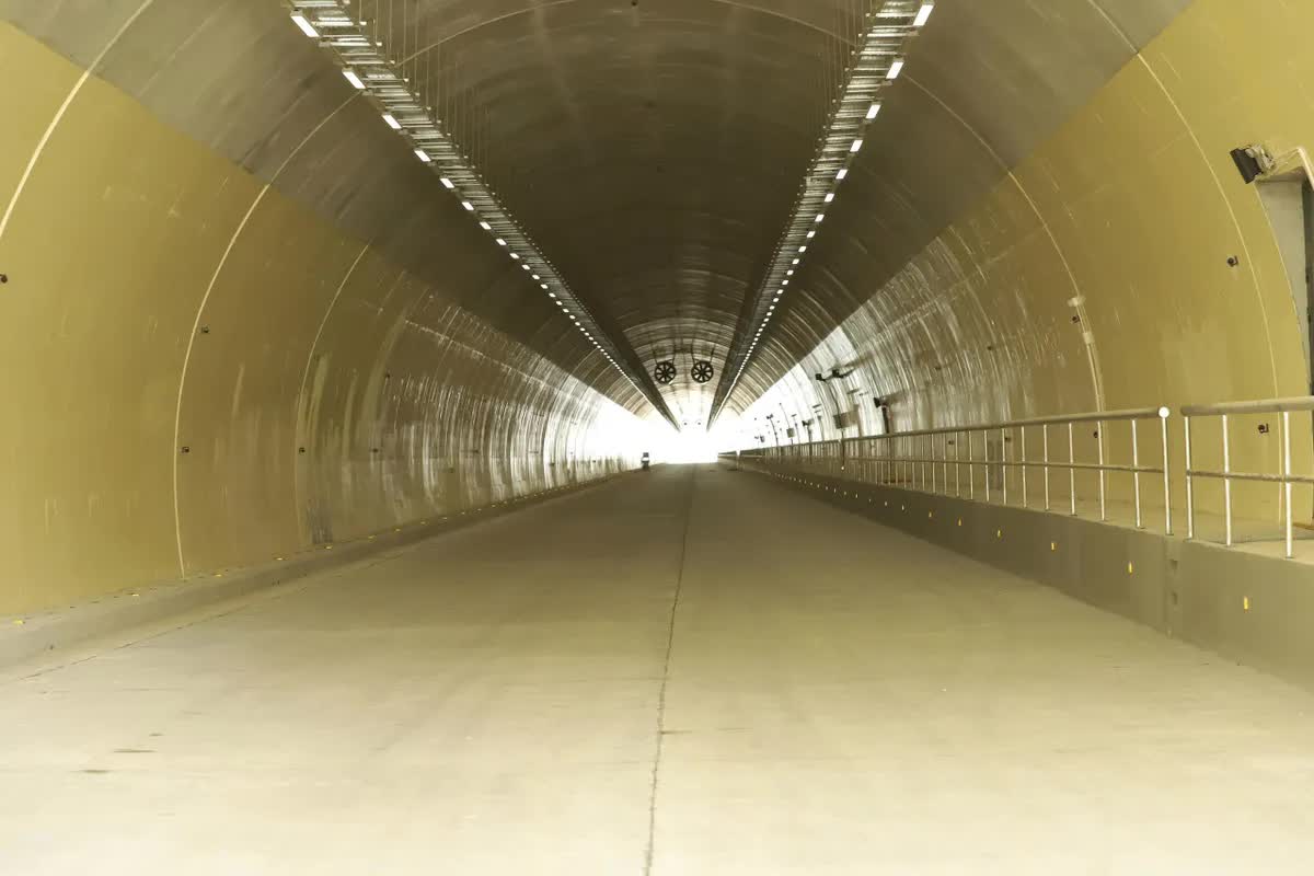 Hầm Đèo Ngang mở rộng hoàn tất thi công, chờ nghiệm thu để thông xe - Ảnh 2