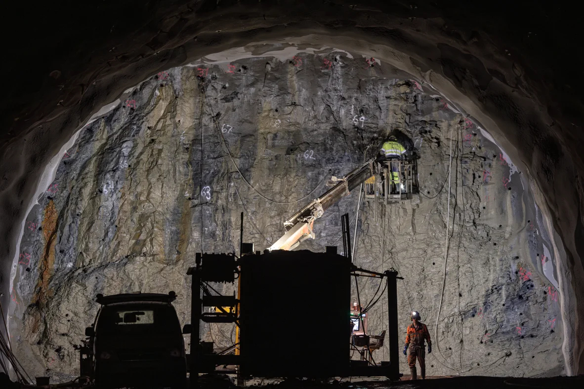 Choáng ngợp trước hầm đường bộ dưới biển dài và sâu nhất thế giới - Ảnh 4