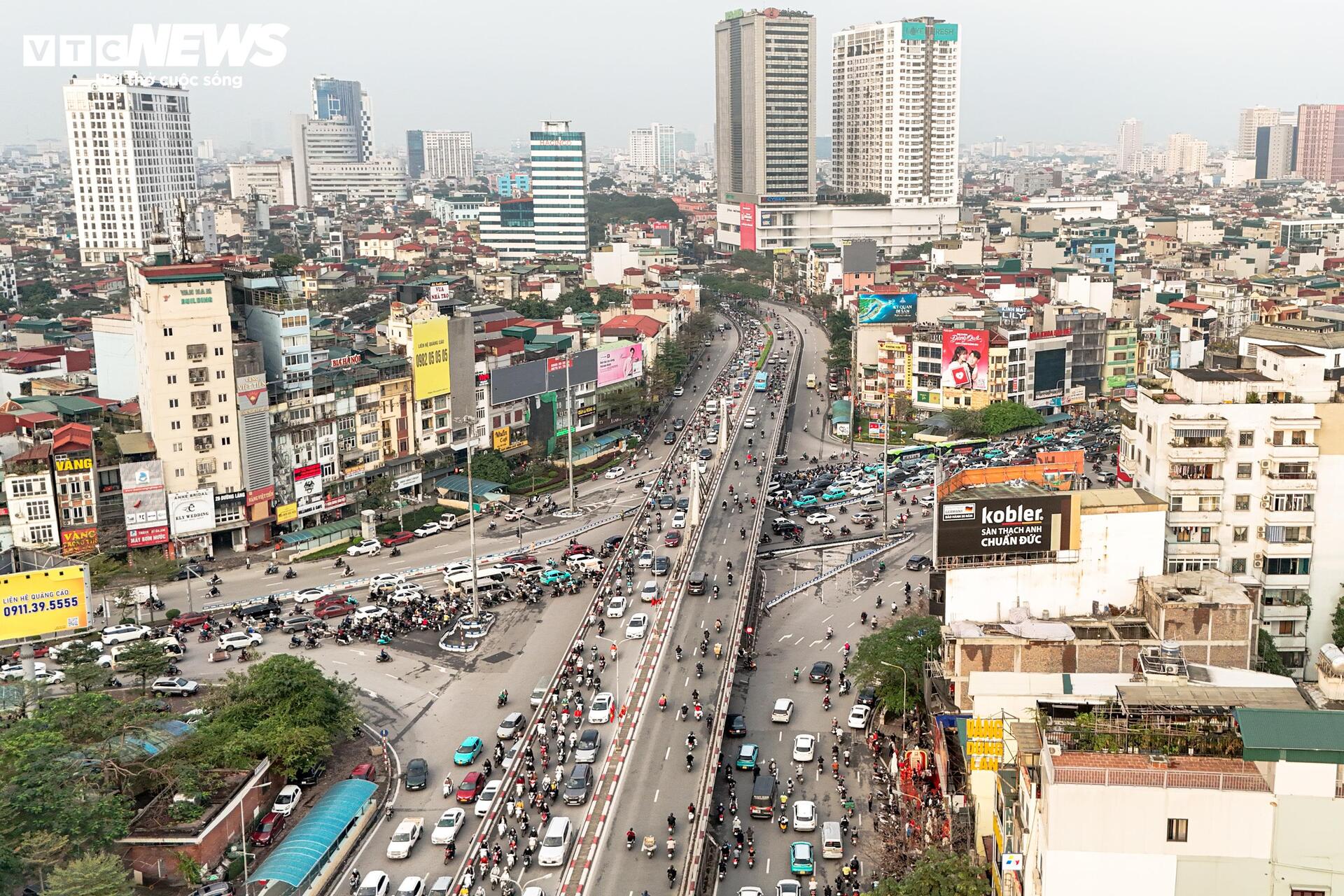 Hiện trạng đường Láng trước đề xuất mở rộng lên gần 54m - Ảnh 13
