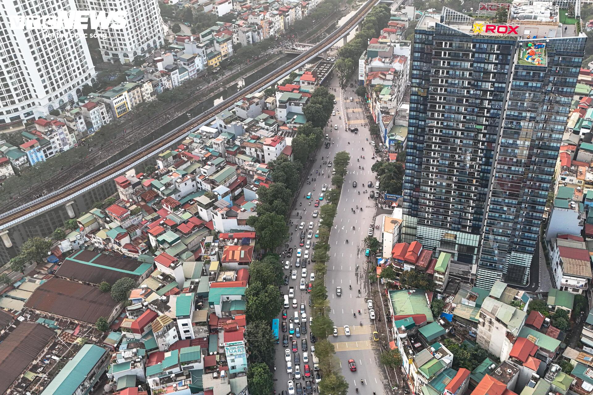 Hiện trạng đường Láng trước đề xuất mở rộng lên gần 54m - Ảnh 8