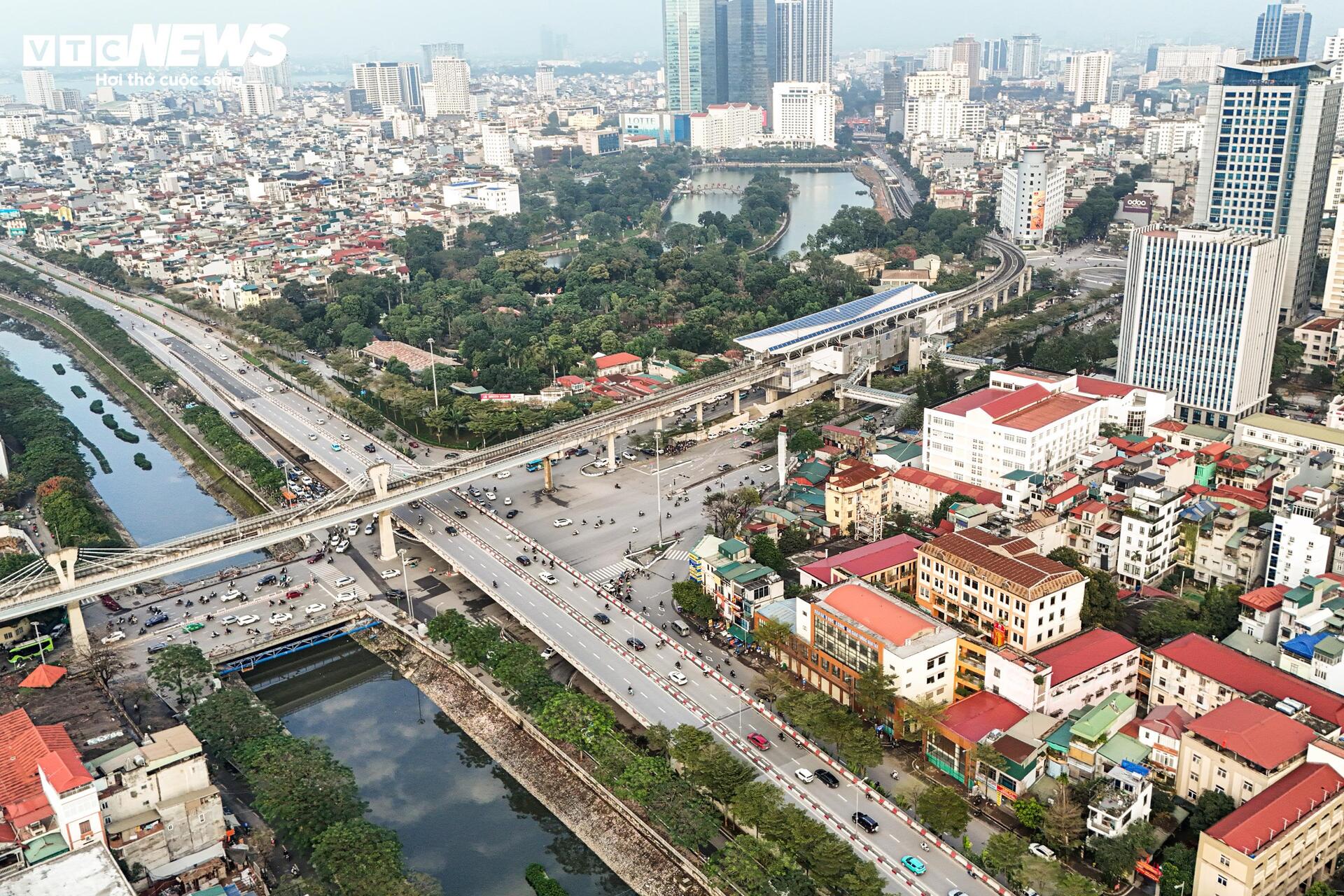 Hiện trạng đường Láng trước đề xuất mở rộng lên gần 54m - Ảnh 12