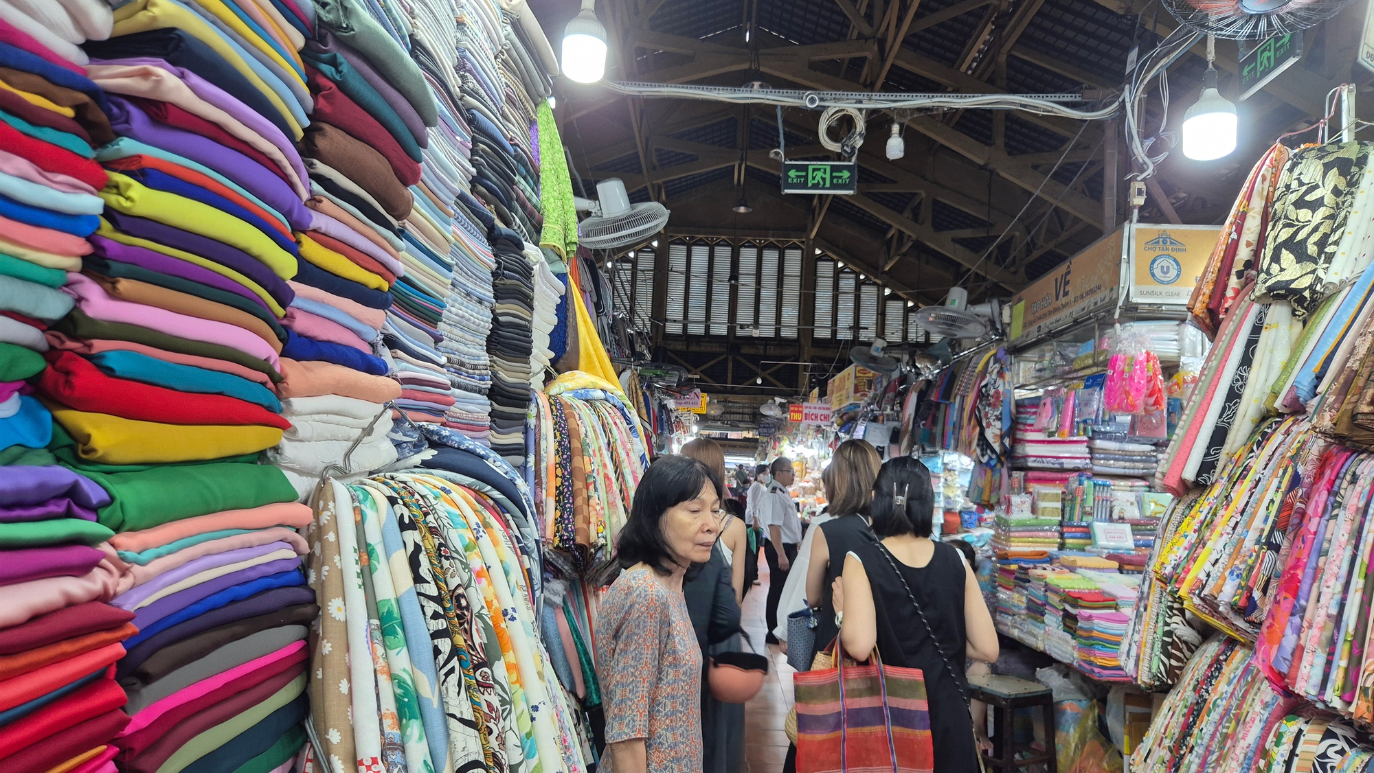 Từ 1-3, hộ kinh doanh làm gì để chuyển sang tên tài khoản ngân hàng chính chủ? - Ảnh 1