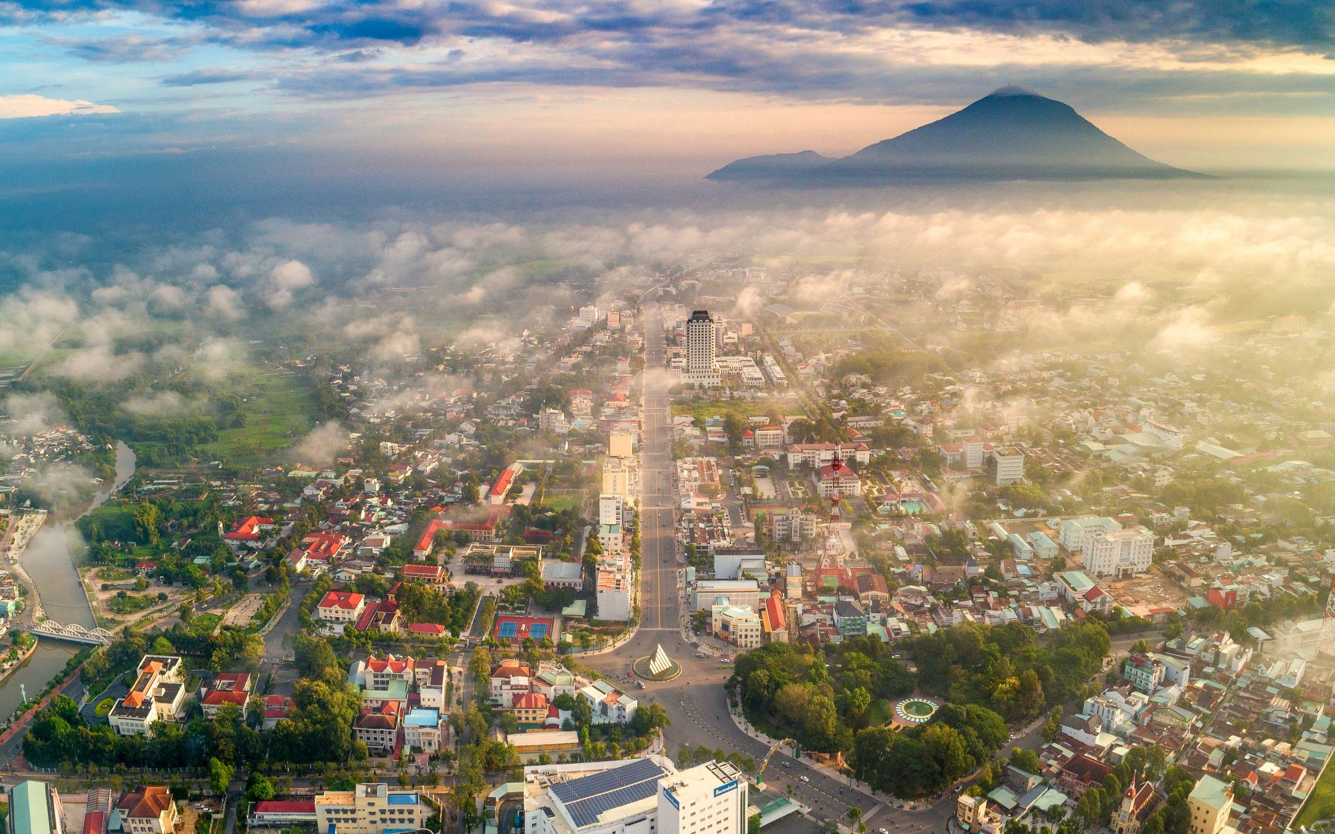 Doanh nghiệp đến từ Hà Nội sắp làm khu đô thị hơn 12.000 tỷ tại tỉnh sở hữu “nóc nhà Nam Bộ” - Ảnh 1