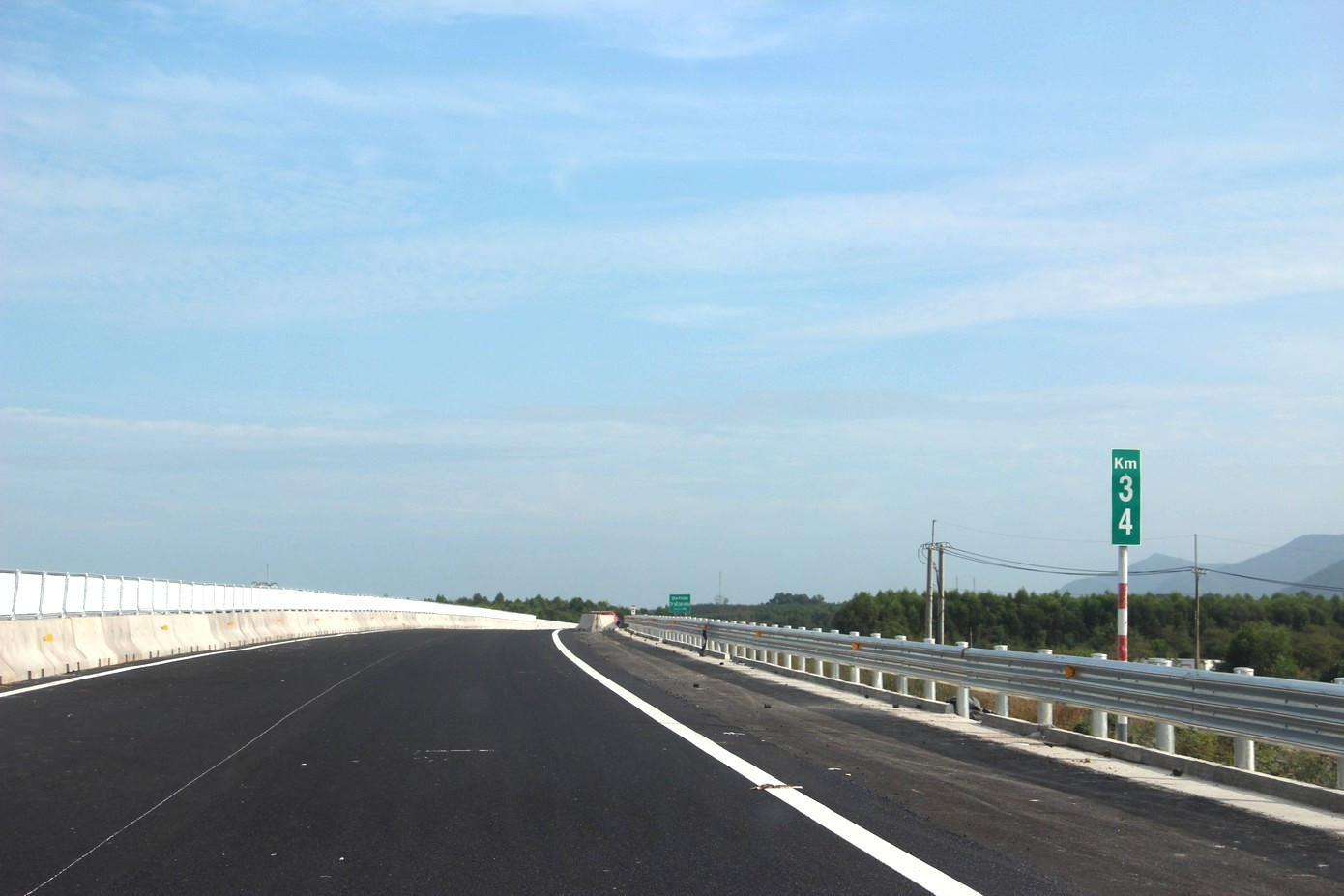 Cận cảnh cao tốc kết nối TPHCM với Đồng Nai sẽ thông xe trước Tết Nguyên đán - Ảnh 3