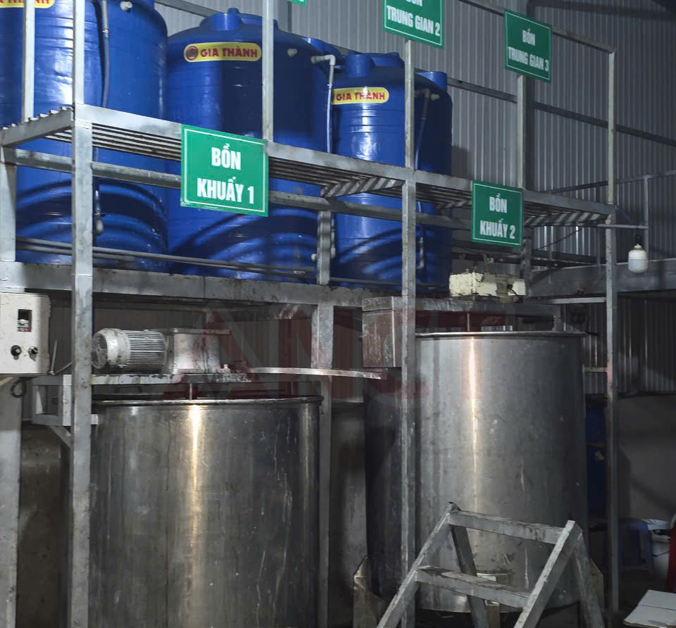 Khám xét khẩn cấp một doanh nghiệp và một hộ kinh doanh do 2 vợ chồng làm chủ - Ảnh 4