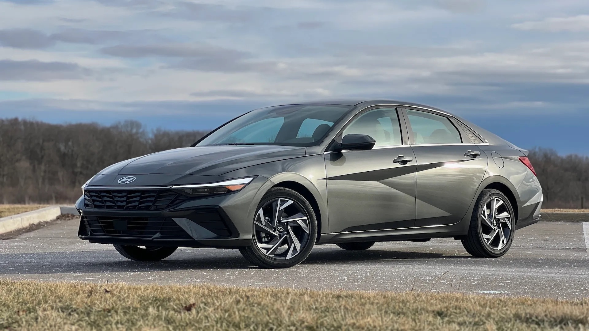 Hyundai Elantra 2027 lộ diện: Ngoại hình vuông vức, tham vọng tiệm cận xe sang, dự kiến ra mắt ngay cuối năm nay - Ảnh 2