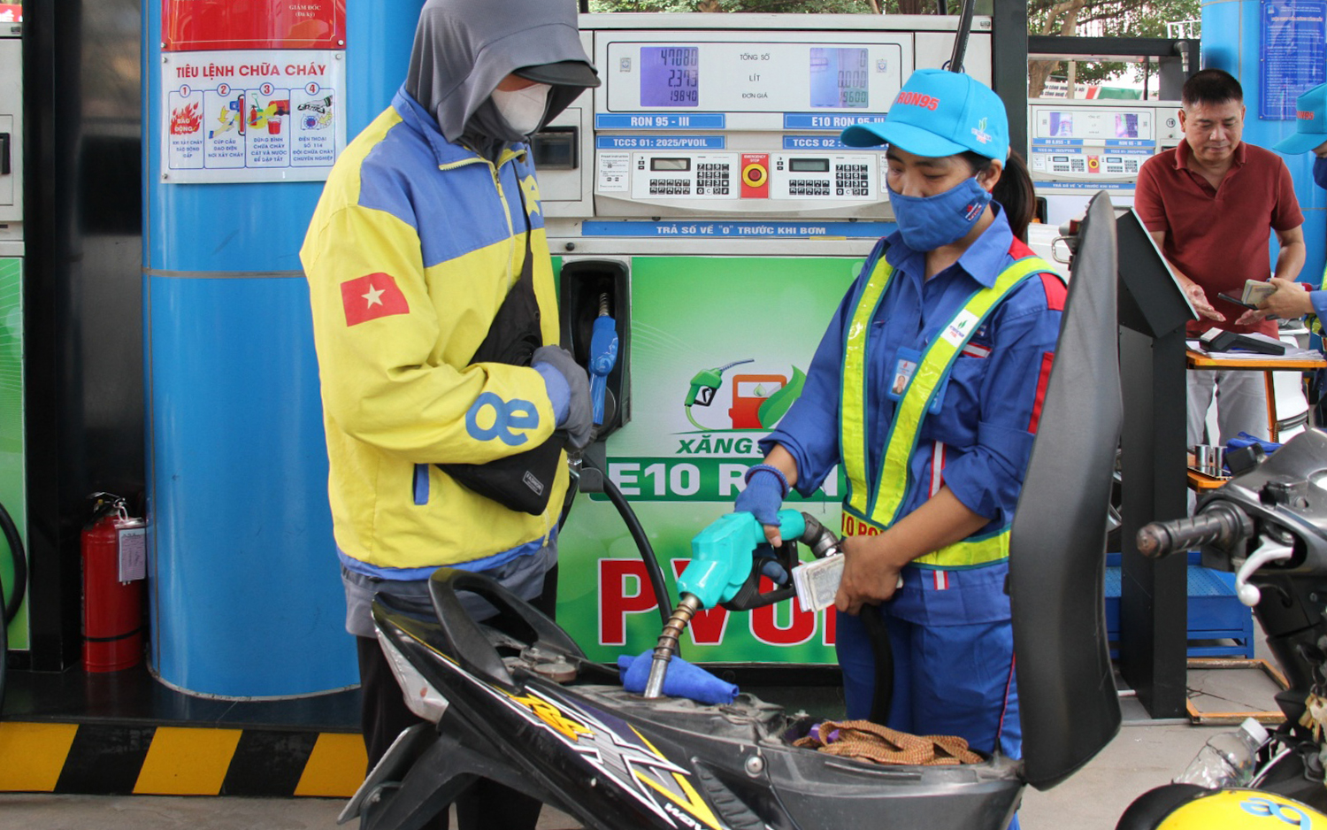 Từ ngày 1/6, dừng bán hoàn toàn xăng A95, chỉ bán xăng sinh học - Ảnh 1
