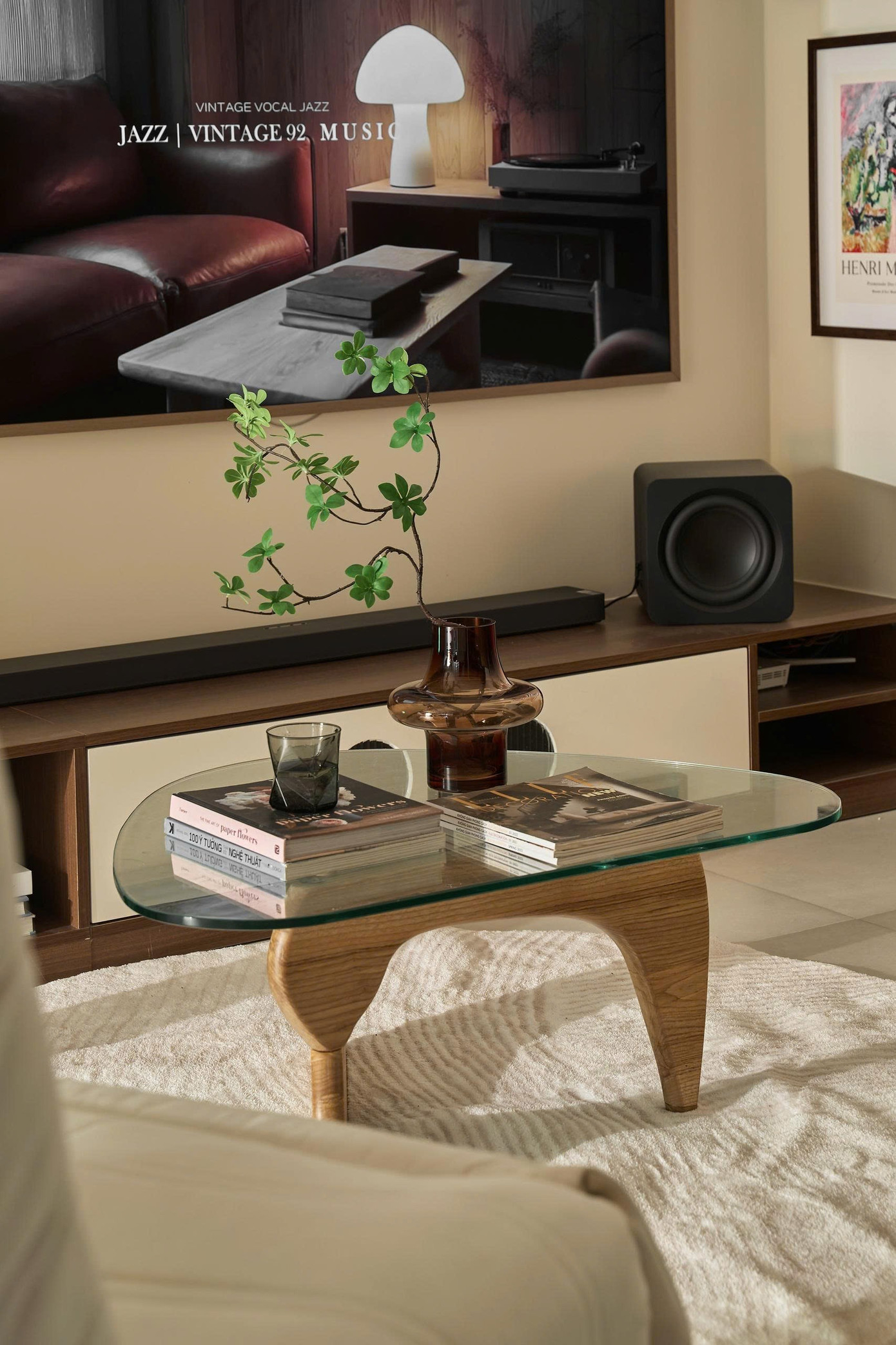 Căn hộ cũ 70m2 'lột xác' hoàn toàn nhờ đập thông các bức tường ngăn - Ảnh 3