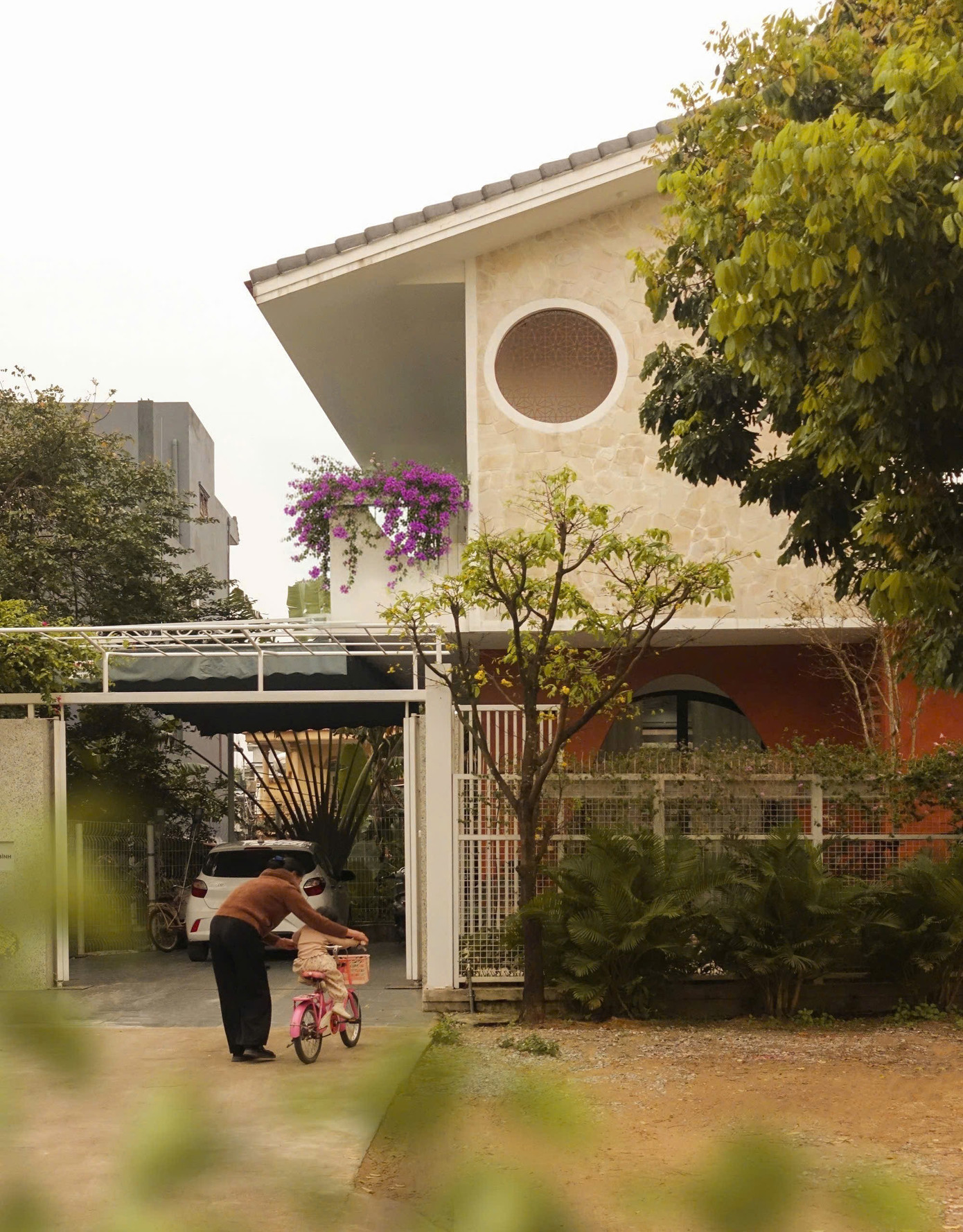 Ngôi nhà 110m2 đông ấm hè mát - Ảnh 1