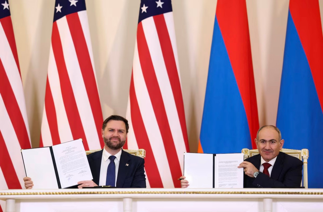 Mỹ ký thỏa thuận hạt nhân với nước láng giềng của Nga - Ảnh 1