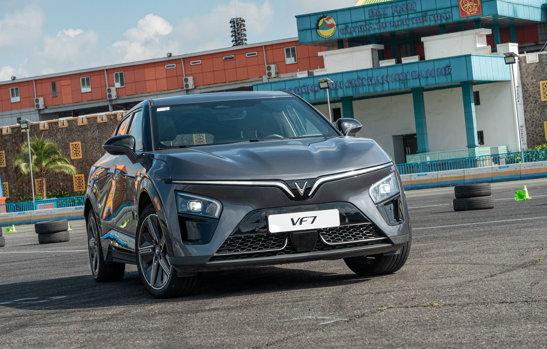 Hãng xe điện của tỷ phú Phạm Nhật Vượng đặt mục tiêu bán 300.000 ô tô điện trong năm 2026 - đâu sẽ là trọng tâm? - Ảnh 3