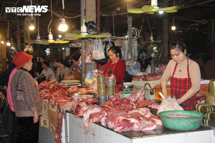 Hàng hóa, thực phẩm sau Tết sôi động trở lại, giá ổn định - Ảnh 1