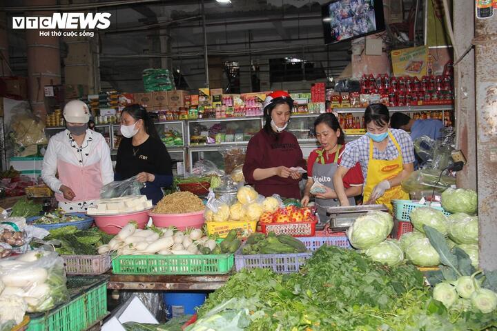 Hàng hóa, thực phẩm sau Tết sôi động trở lại, giá ổn định - Ảnh 2
