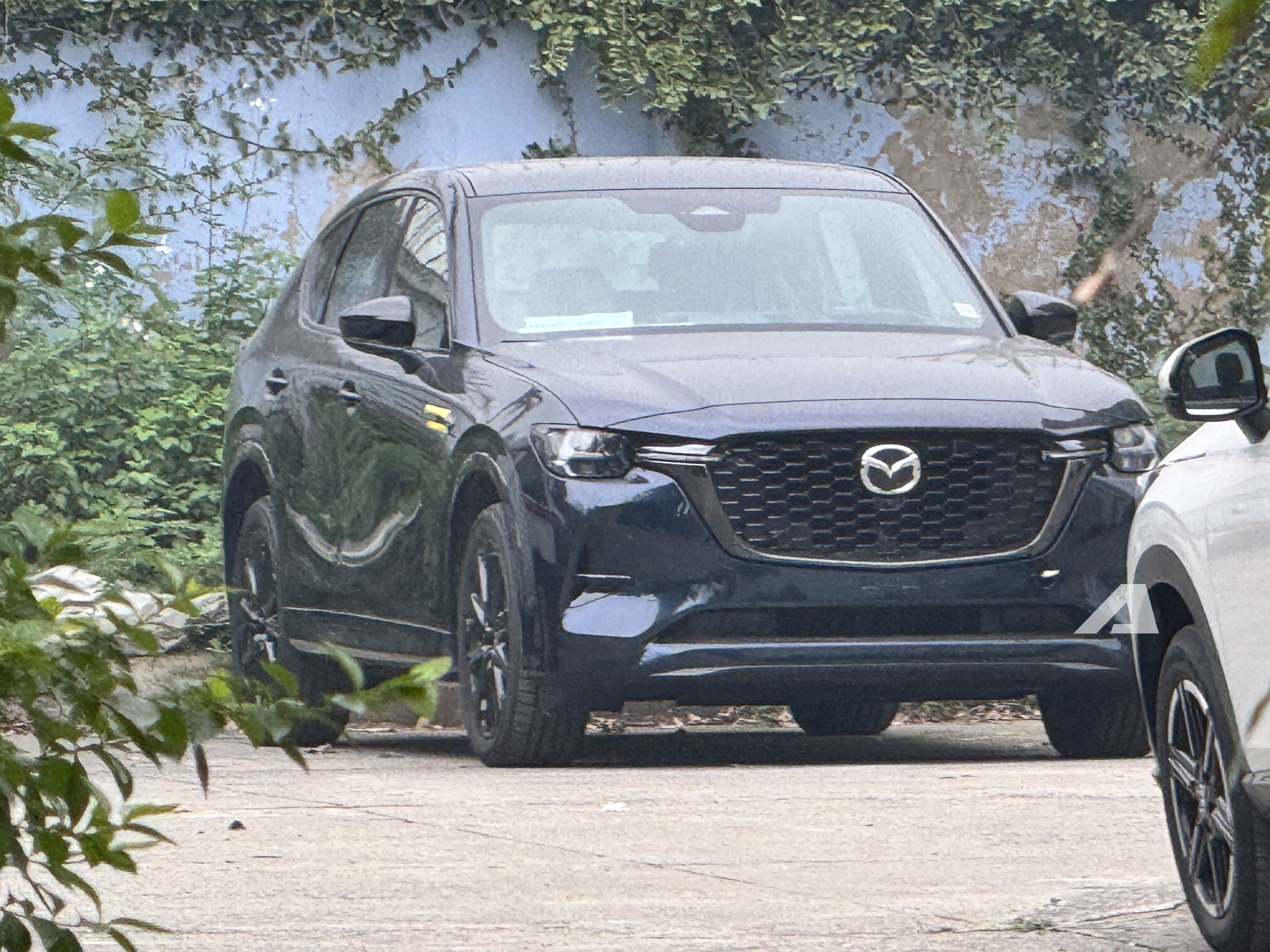 Mazda CX-60 xuất hiện tại Hà Nội: Thời gian mở bán sắp tới gần, dễ dùng động cơ mild-hybrid mạnh gần 300 mã lực - Ảnh 1