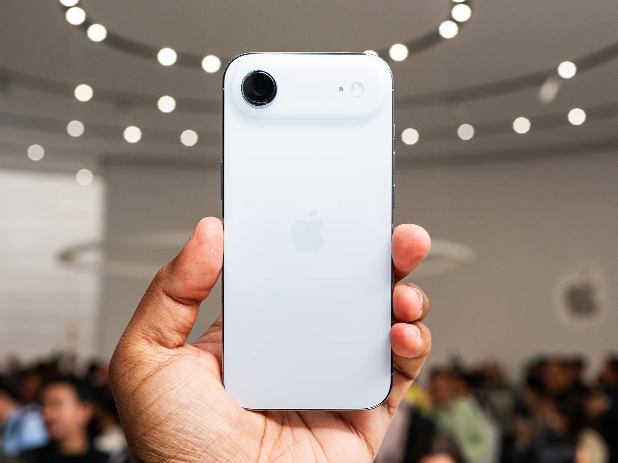 Chiếc iPhone giảm giá kỷ lục thời điểm giáp Tết Nguyên đán 2026 - Ảnh 3