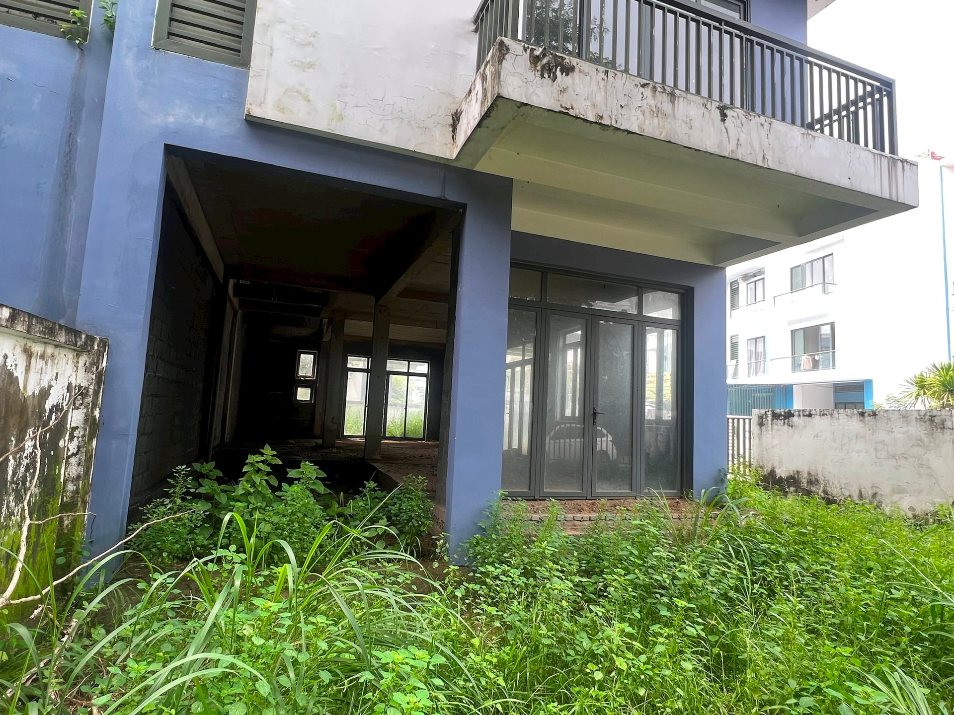 Một căn nhà bỏ hoang nhiều năm vẫn tăng giá gấp 2 - 3 lần có vô lý? - Ảnh 1