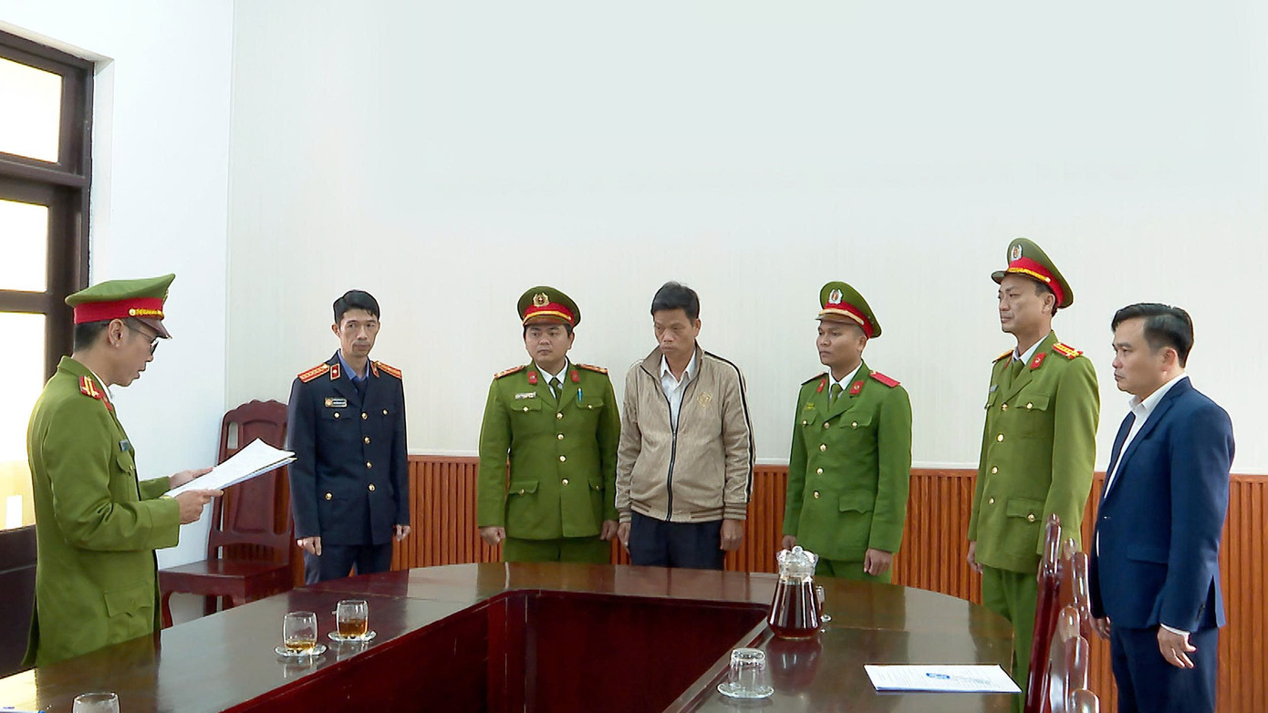 Bắt tạm giam nguyên cán bộ địa chính phường làm giả mạo hồ sơ đất đai - Ảnh 1