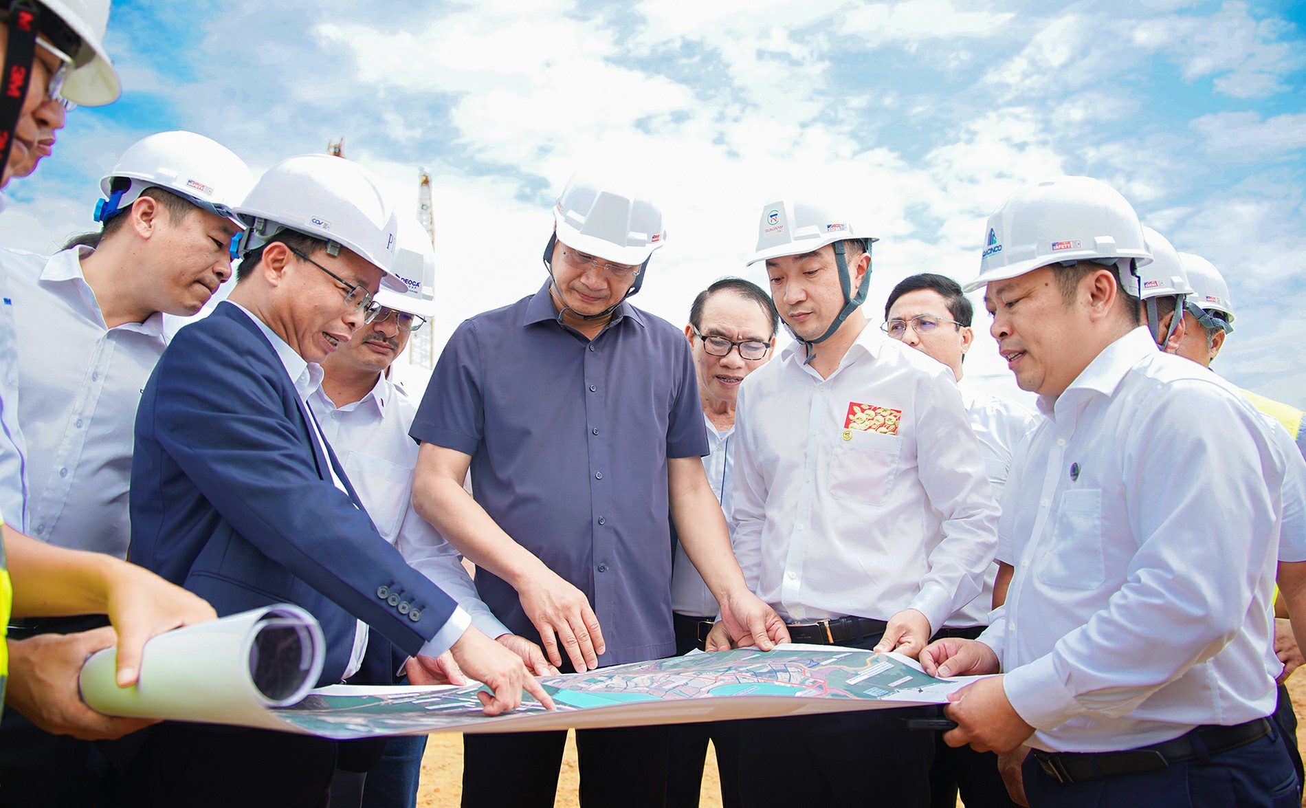 Thông tin mới về tuyến đường dài hơn 6km kết nối 'siêu cảng' 1,75 tỷ USD với phía Nam, phía Tây thành phố Đà Nẵng - Ảnh 1