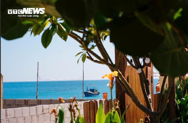 Độc đáo ngôi làng '100% nhà lợp mái đỏ' bên biển Đắk Lắk - Ảnh 5