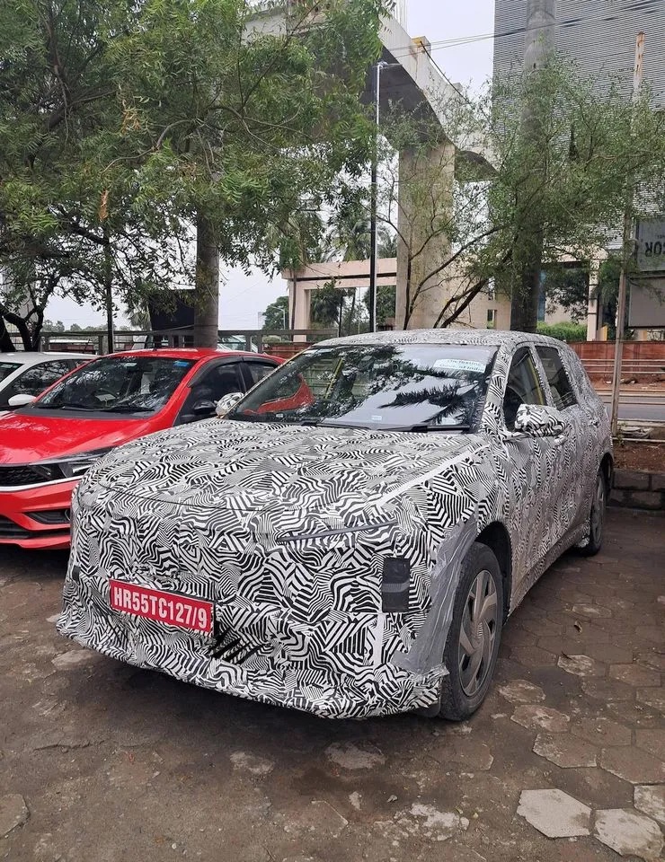 VinFast Limo Green tiếp tục lộ diện xuất ngoại với tay lái nghịch, dễ ra mắt ngay năm nay - Ảnh 1