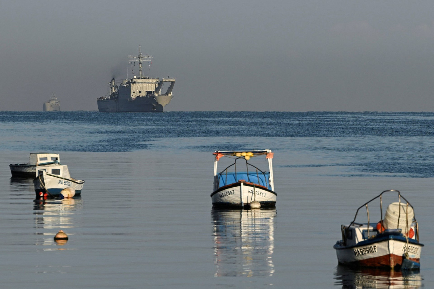Tàu Mexico chở hàng viện trợ cập cảng Cuba - Ảnh 2