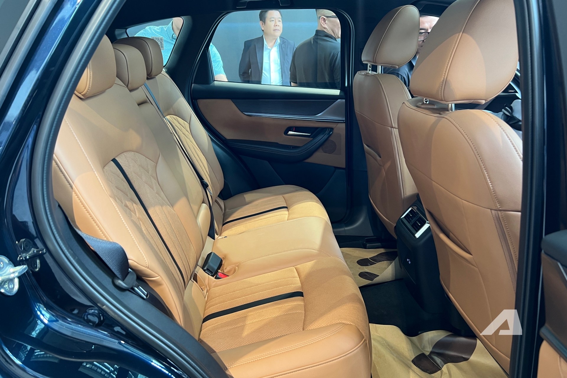 Mazda CX-60 xuất hiện tại Hà Nội: Thời gian mở bán sắp tới gần, dễ dùng động cơ mild-hybrid mạnh gần 300 mã lực - Ảnh 13