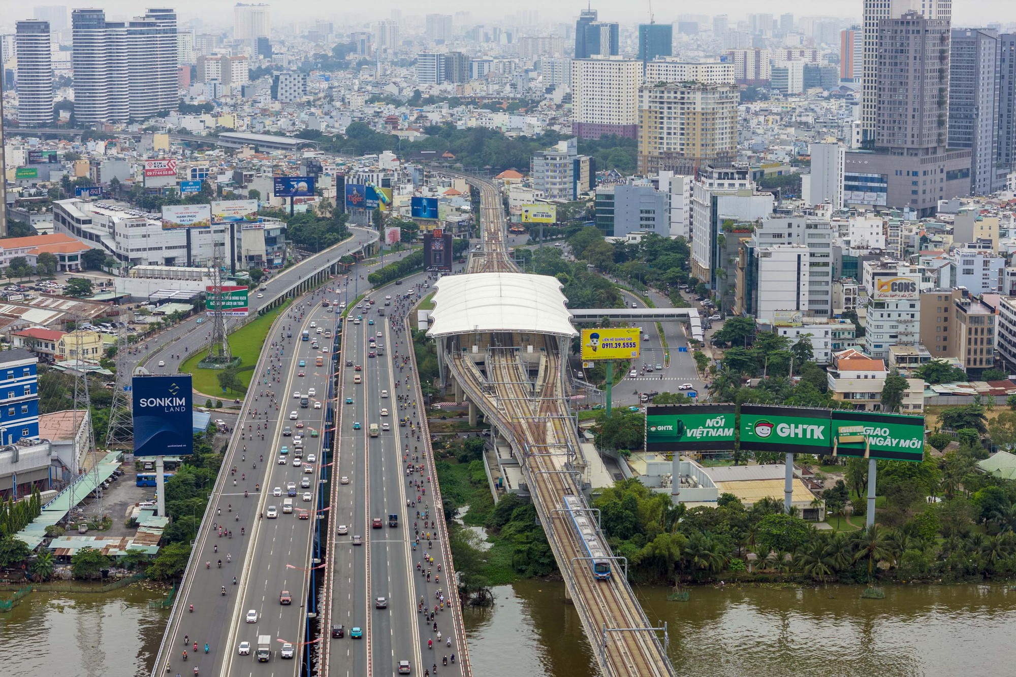 Mùa xuân đầu tiên của siêu đô thị TPHCM - Ảnh 2