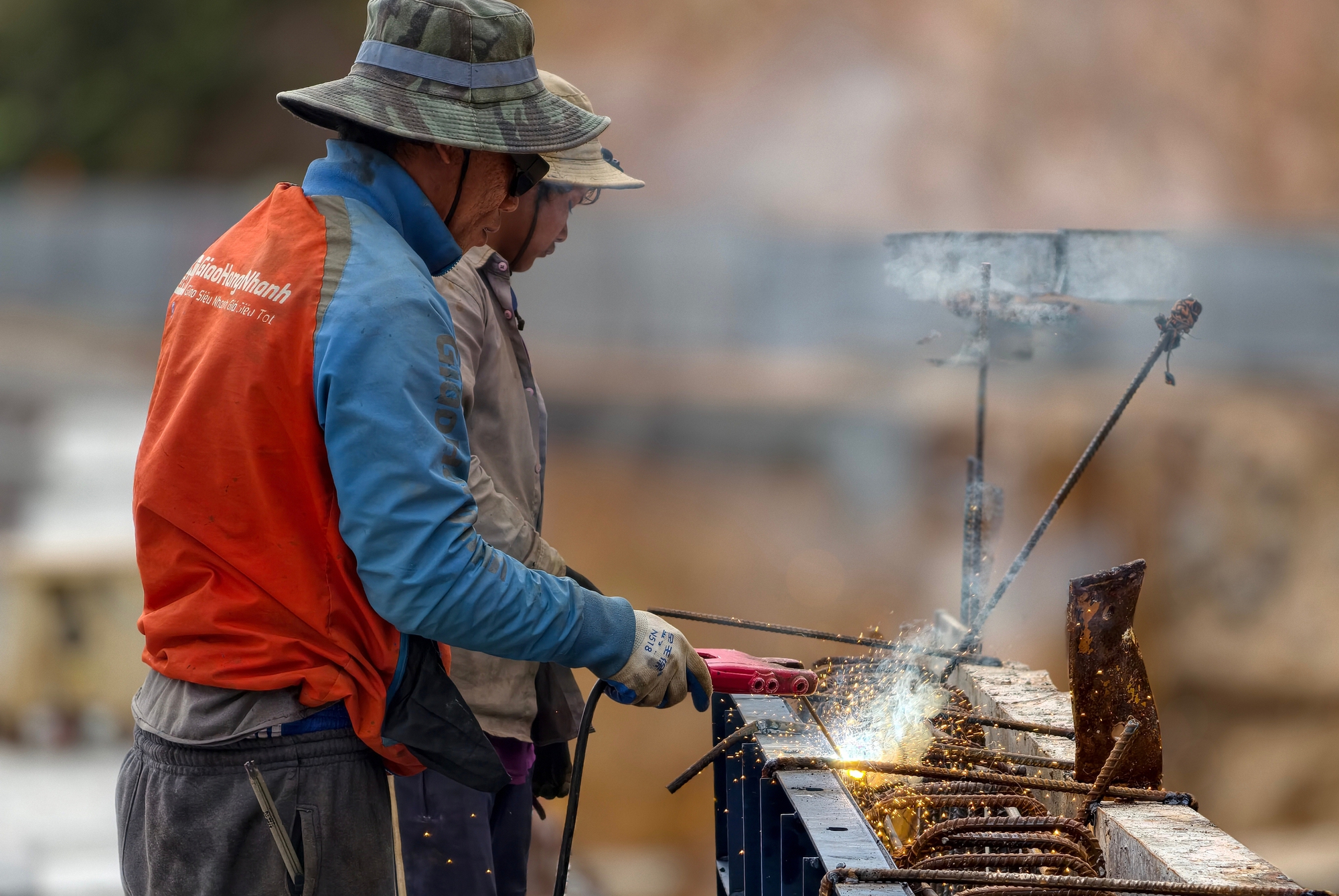 Hình hài cây cầu trên đèo Mimosa thay thế đoạn đường bị sạt lở cuối năm 2025 - Ảnh 9