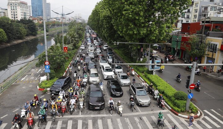 Sở Xây dựng Hà Nội đề xuất chi 21.377 tỷ đồng mở rộng đường Láng, xây cầu trên cao - Ảnh 1