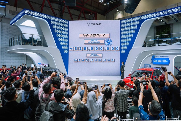 VinFast VF MPV 7 xuất ngoại: Giá quy đổi hơn 500 triệu đồng, tham vọng phủ sóng khắp Đông Nam Á - Ảnh 1