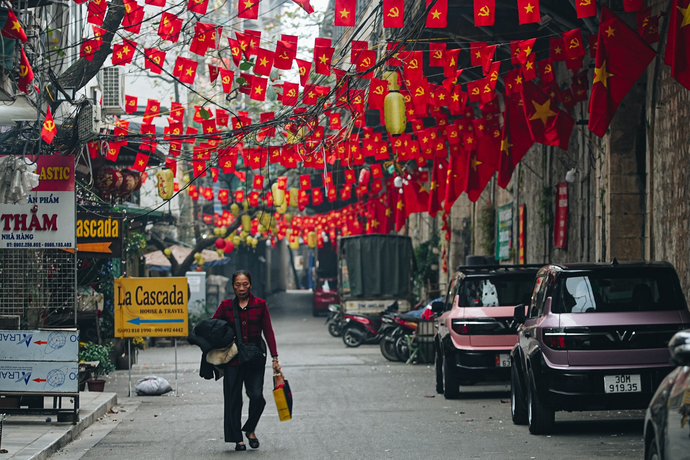 Vẻ đẹp hiếm có của Hà Nội trong buổi sáng đầu năm - Ảnh 4