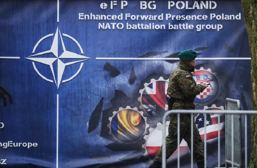 Vũ khí hạt nhân đang tiến gần hơn đến biên giới Nga - Ảnh 1