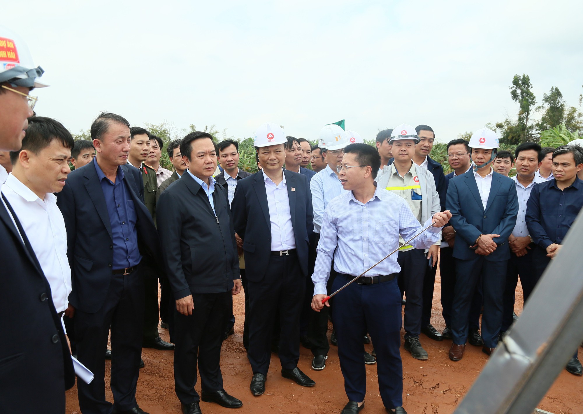 Hết tháng sau, dự án giao thông gần 9.300 tỷ đồng, kết nối Hà Nội - Hưng Yên - Ninh Bình phải hoàn thành một nhiệm vụ - Ảnh 1