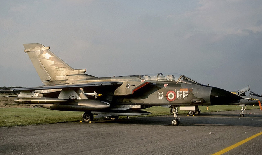 Hàng nghìn linh kiện máy bay chiến đấu biến mất bí ẩn khỏi kho dự trữ - Ảnh 1