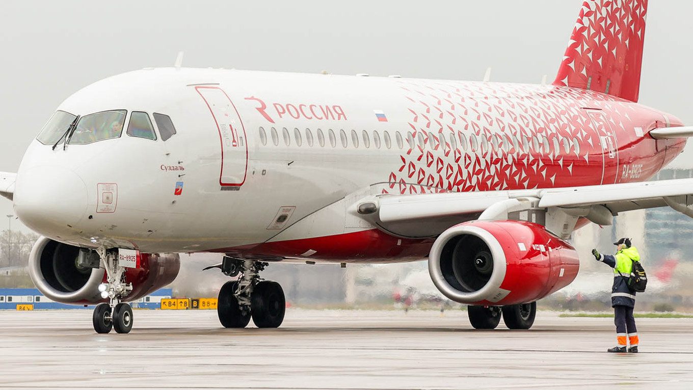 Trung Quốc lên tiếng giúp Cuba, Nga chuẩn bị sơ tán du khách - Ảnh 1