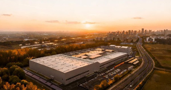 Vì sao một hãng xe lại xây trung tâm an toàn khổng lồ và tự phóng vệ tinh?