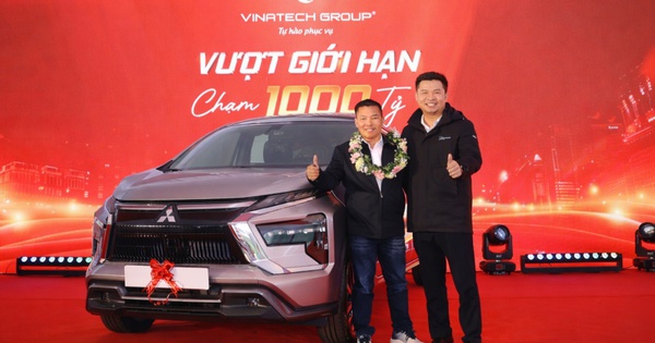 Doanh nghiệp top đầu ngành giá kệ thưởng Tết lớn - Tặng ô tô thay lời tri ân nhân viên