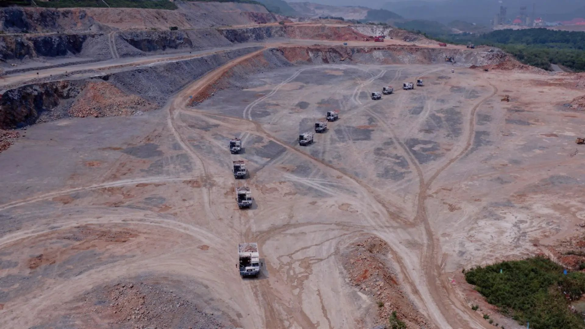 Phát hiện xe tải không người lái bí mật khai thác hàng loạt kho báu lộ thiên lớn bậc nhất toàn cầu, công nghệ khủng với sự hậu thuẫn của BYD - Ảnh 1