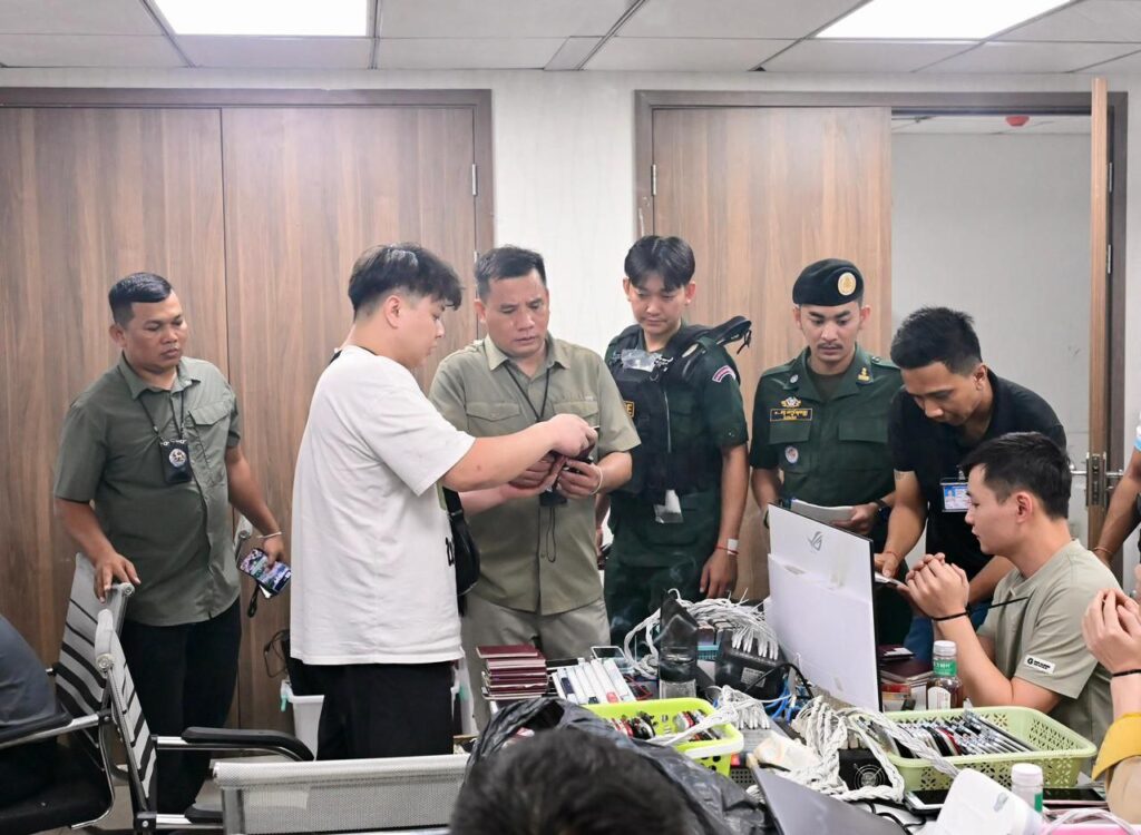 Campuchia đánh mạnh tụ điểm "đen", triệt hàng loạt sòng bạc lừa đảo lớn - Ảnh 3