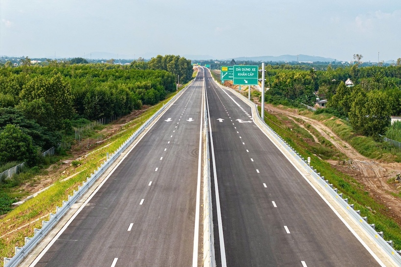 Cao tốc Quảng Ngãi - Hoài Nhơn sẵn sàng đưa vào khai thác phục vụ Tết Nguyên đán - Ảnh 5
